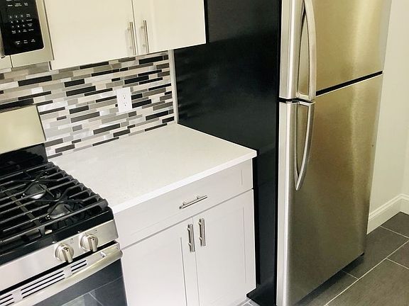 4th image of 11525 Metropolitan Ave APT 131