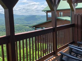 2421 Breezy Ridge Dr, Sevierville, TN 37876