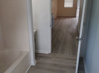 190 Beauvoir Rd #12, Biloxi, MS 39531