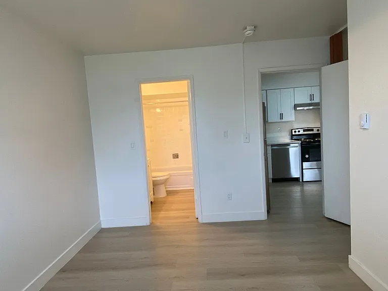 Justine Apartments Open House Saturdays 1:30pm-3:30pm — Photo 16