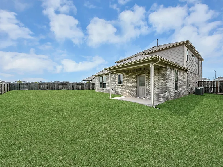 1325 Grass Bend Dr — Photo 4