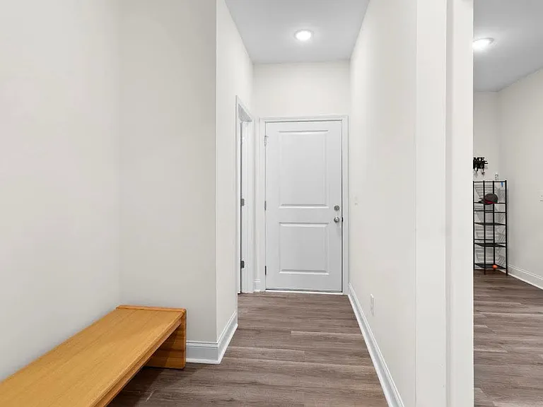 223 Collier Gate St — Photo 6