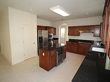 4 bed, 2863 sqft, $2,995 — Photo 3