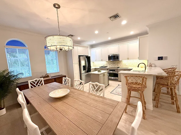 809 Estancia Way — Photo 11