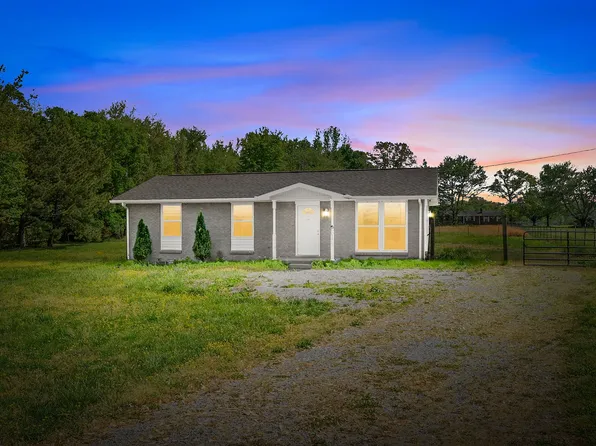 1912 Woodlawn Rd, Clarksville, TN 37042