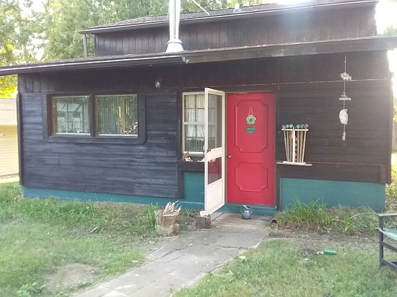 2nd image of 3600 E Lake Dr