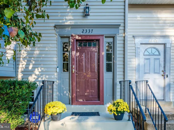 2337 Hunters Square Ct, Reston, VA 20191