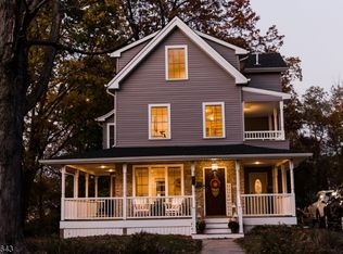 21 Whitfield St, Caldwell, NJ 07006