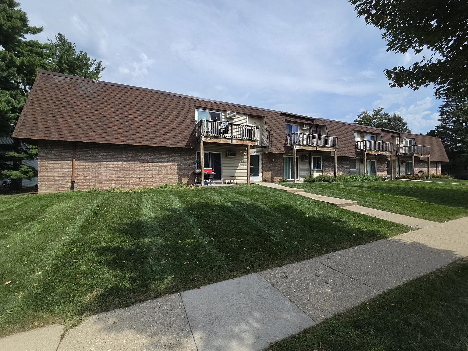 1 bed, 740 sqft, $1,250 — Photo 2
