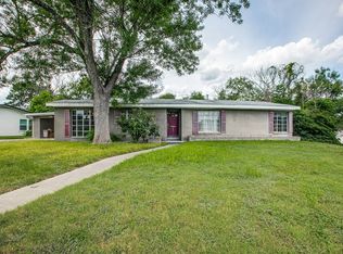 841 Canterbury Hill St, Terrell Hills, TX 78209