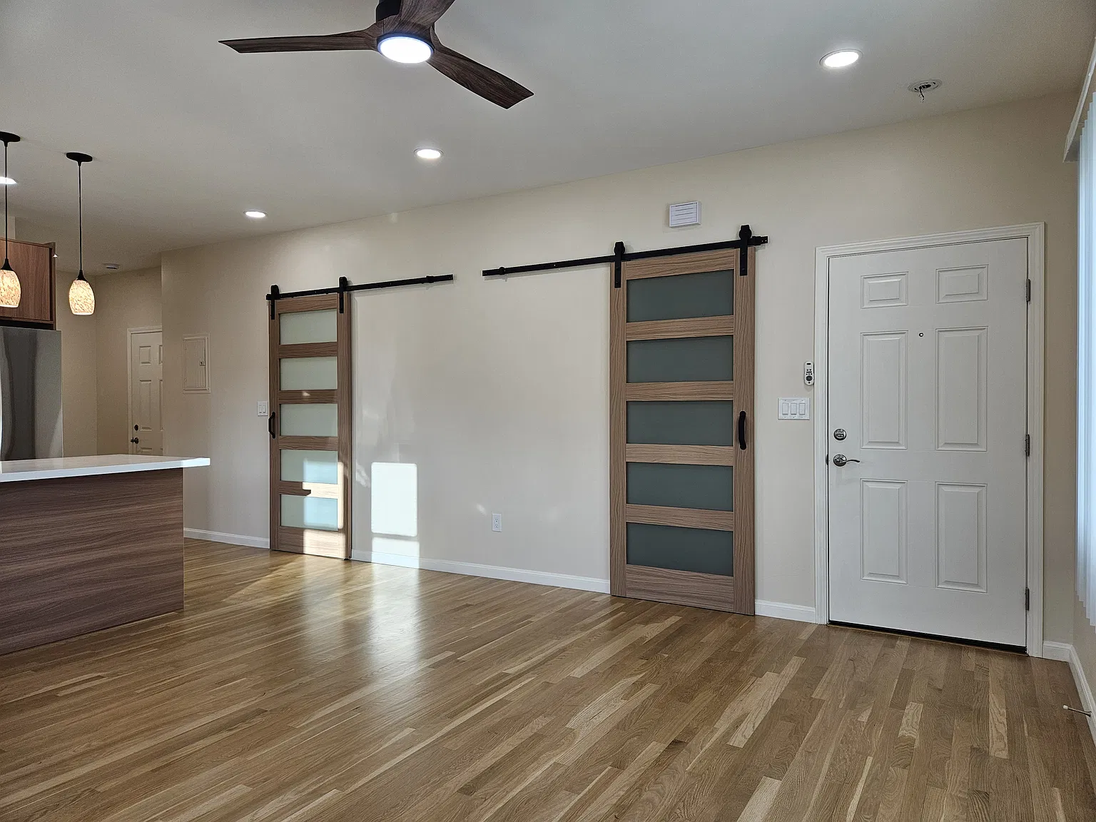 1 bed, 614 sqft, $2,700 — Photo 3