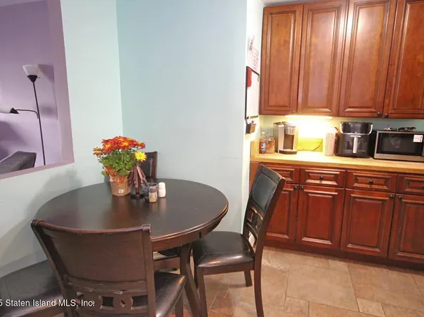 90 Levit Avenue image 29 of 36