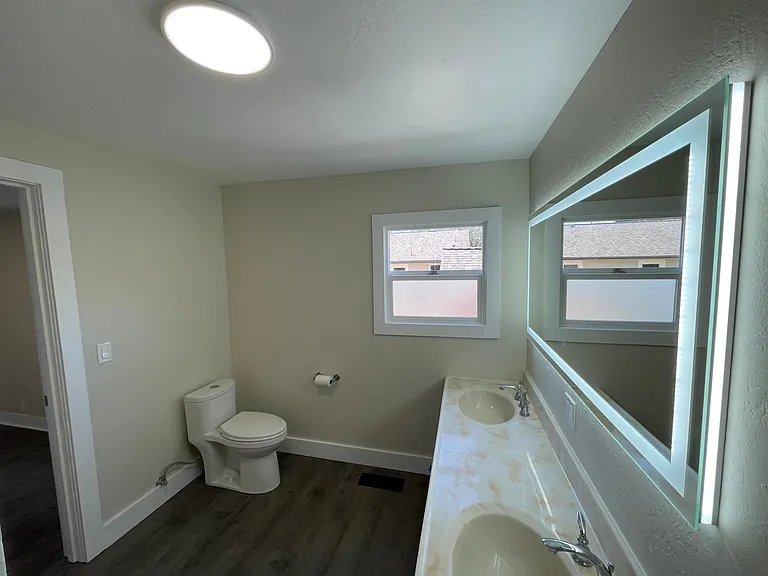 3241 Trinity St — Photo 20
