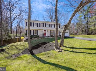12129 Folkstone Dr, Herndon, VA 20171