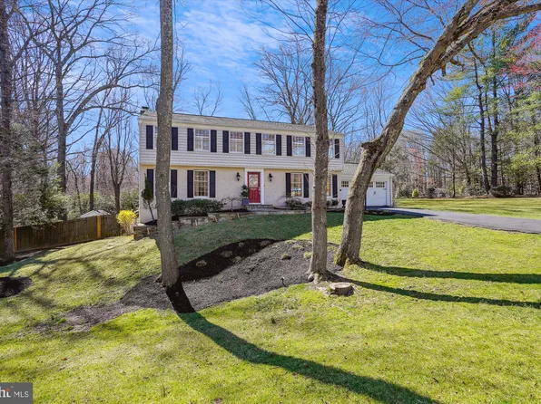 12129 Folkstone Dr, Herndon, VA 20171