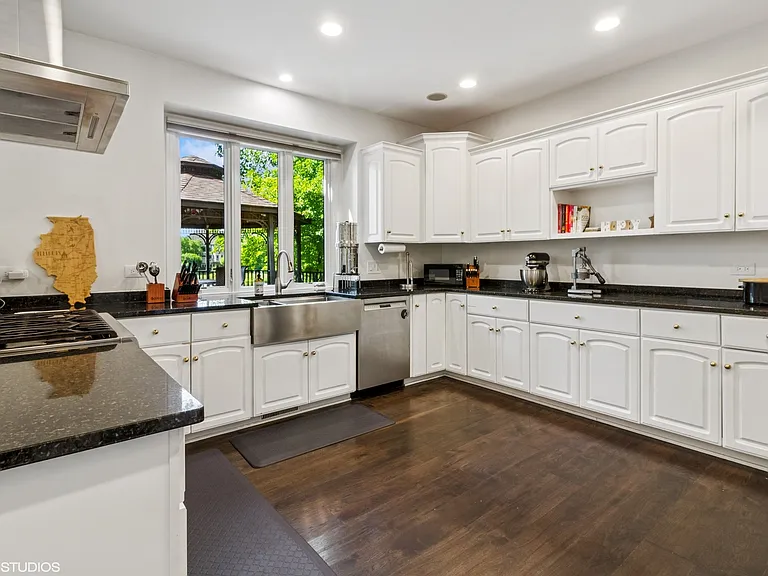 3304 Rollingridge Rd — Photo 17