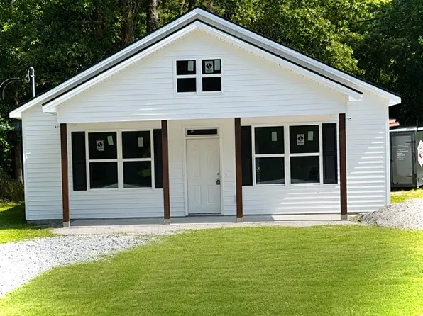 107 Fairview St, Havelock, NC 28532