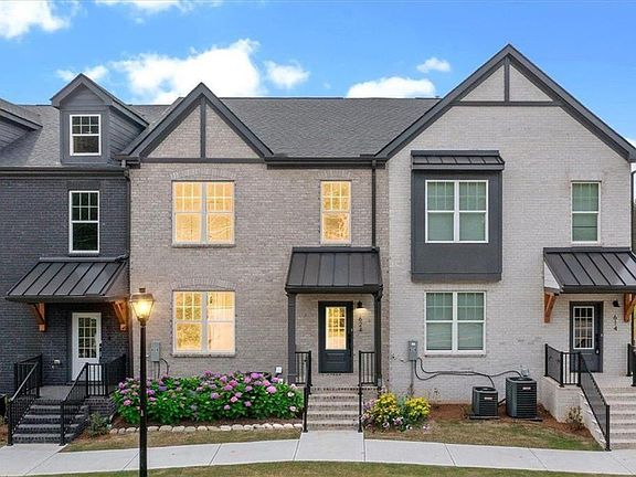 3rd image of 624 Oakleaf Grove Ln