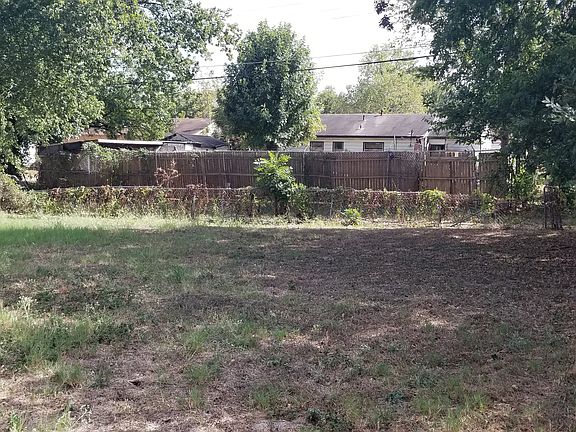 5th image of 3820 Basswood Dr