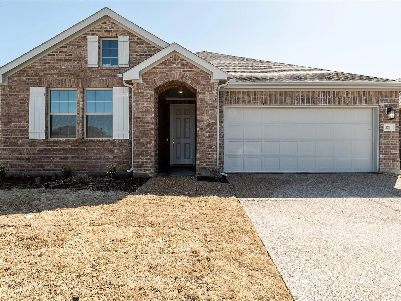 4 bed, 1990 sqft, $2,199 — Photo 1