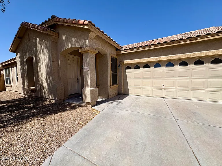 17021 W Rimrock St — Photo 2