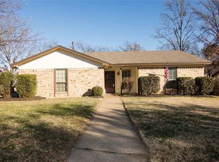 7301 Hyde Ct, Fort Worth, TX 76112