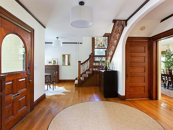 5th image of 17 Coolidge St