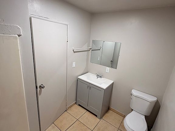 5th image of 131 Glenwood St APT 4