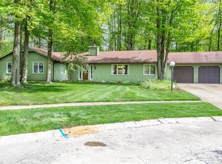 32551 Sweetbriar Ct, North Ridgeville, OH 44039