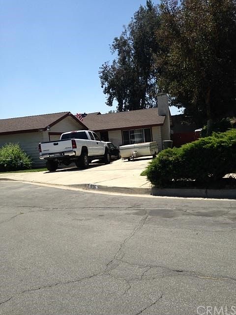 1st image of 936 E Skylark St