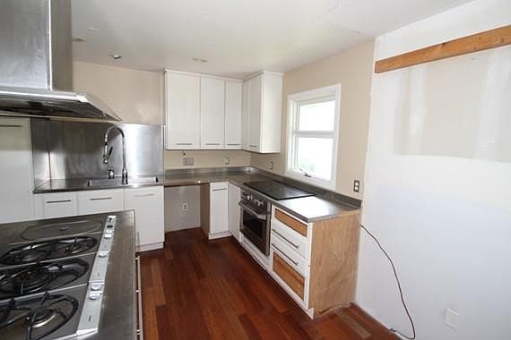 4th image of 13006 Girard Ave S
