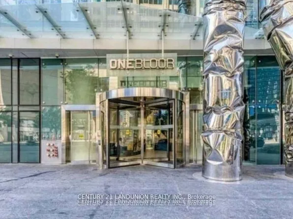 1 Bloor St E #2612, Toronto, ON M4W 0A8