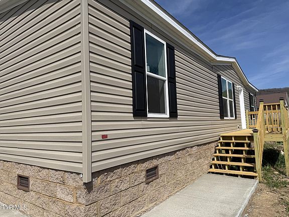 3rd image of 103 Bell Ave