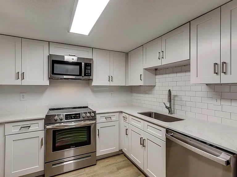 Mission James Place Apartments — Photo 13