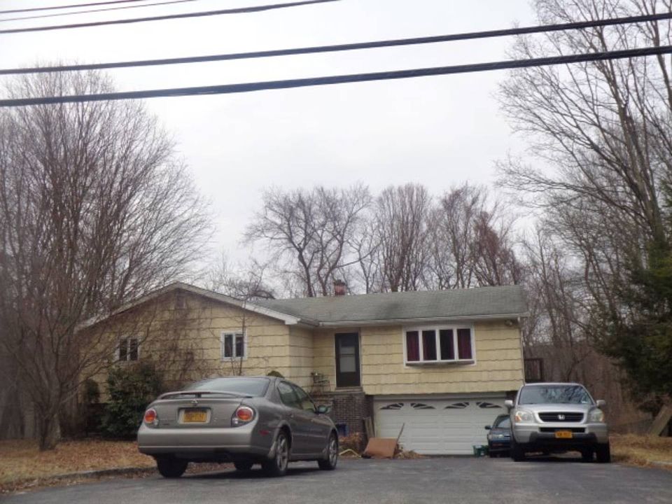 2nd image of 3821 Gomer St