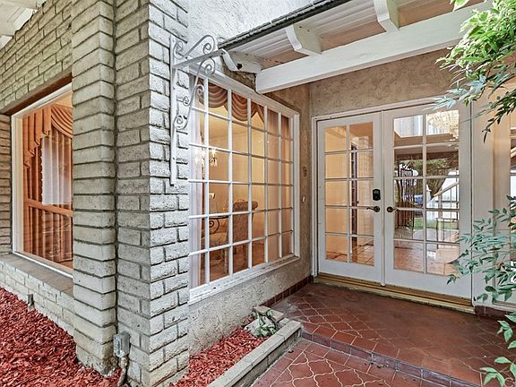 3rd image of 1411 W Lincoln Ave