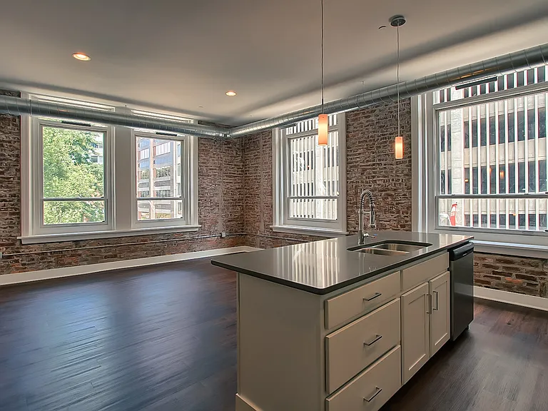 210 Walnut St #206 — Photo 1