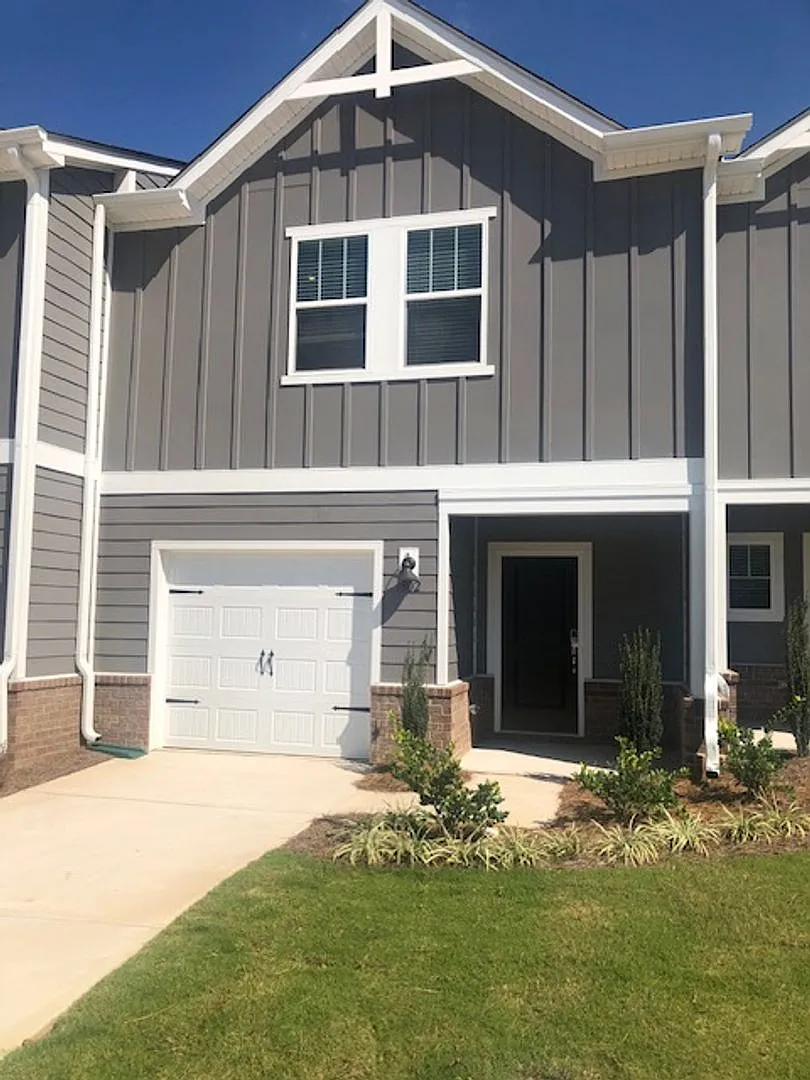 Newer Townhome With 1 Car Garage In Braemar Village! Coming Soon! — Photo 1