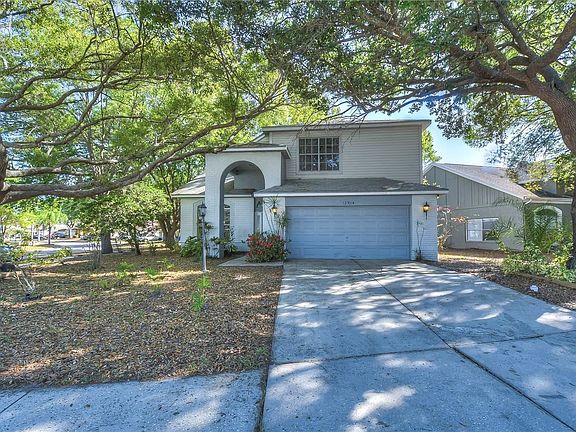 2nd image of 12914 Longcrest Dr