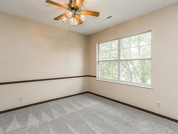 3rd image of 4121 Lexington Dr NE #1