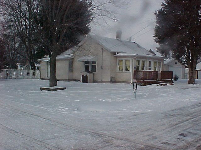 2nd image of 400 N D St