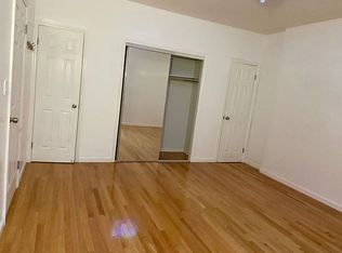 4018 Hampton St, Flushing, NY 11373