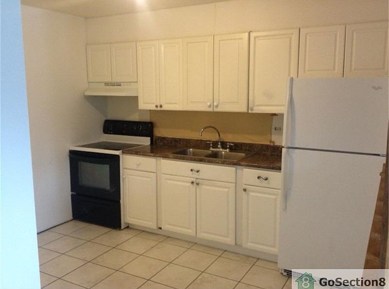 1st image of 2117 Lorraine Ave #3