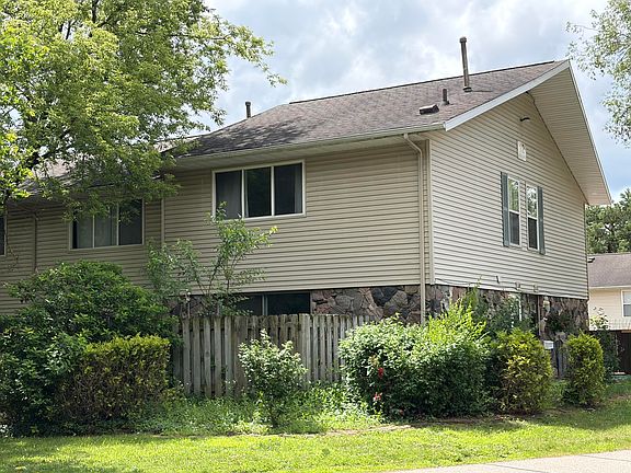 2nd image of 3439 Kenbrooke Ct