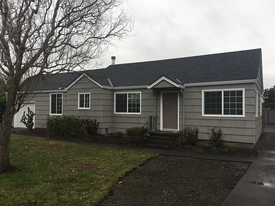 3355 SW 182nd Ave