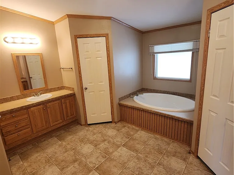 3738 Smetana Rd — Photo 13