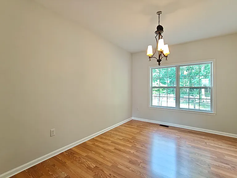 88 Devon Rd — Photo 5