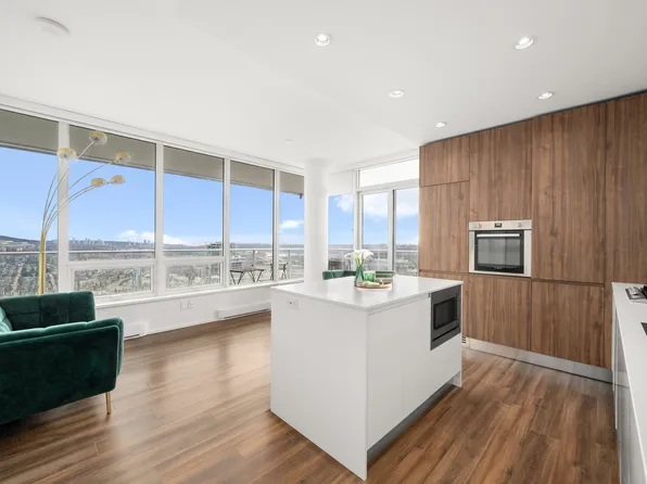 4650 Brentwood Blvd #5102, Burnaby, BC V5C 0M3