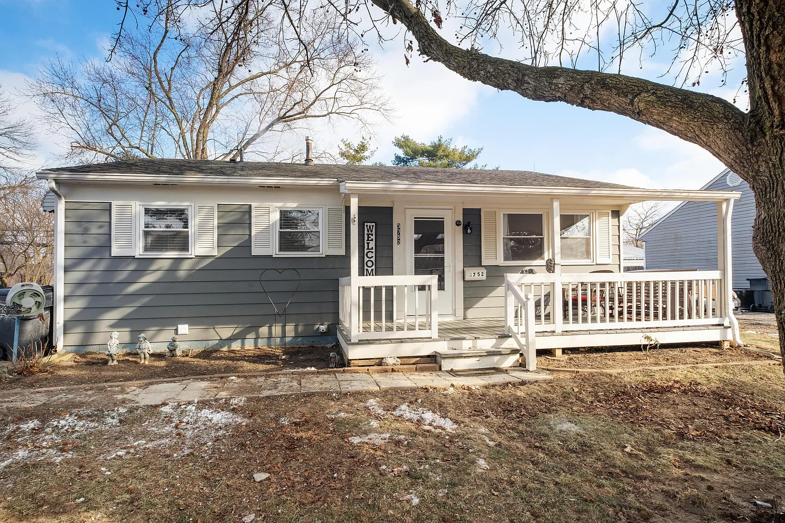 3752 Clearwater Dr photo 1