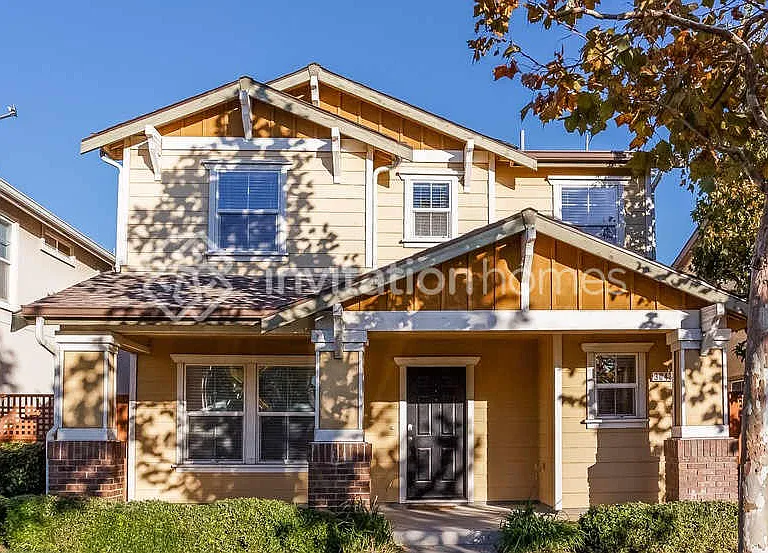 3043 Roadrunner Dr — Photo 1